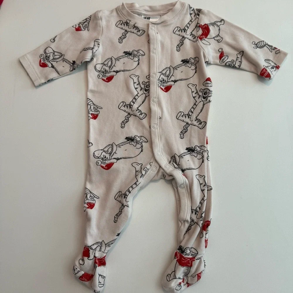 H&M Disney Winnie the Pooh Tigger Christmas Holiday Snap Footie Sleeper 3M